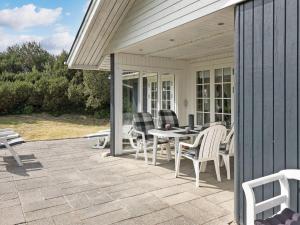 Holiday Home Dines - 1km from the sea by Interhome