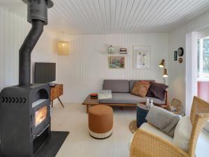 Holiday Home Aulikki - 900m from the sea by Interhome