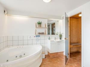 Apartment Sote - 1-2km from the sea by Interhome