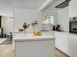 Holiday Home Arnetta - 1-5km from the sea by Interhome