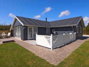 Holiday Home Emmarenze - 400m from the sea by Interhome