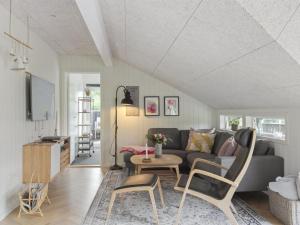 Holiday Home Ellenora - 1km from the sea by Interhome