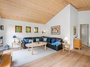 Holiday Home Thormar - 1-5km from the sea by Interhome