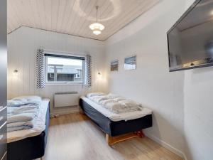 Holiday Home Carolin - 400m from the sea by Interhome