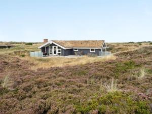 Holiday Home Tennie - 300m from the sea by Interhome