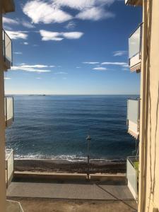 Grand appartement les pieds dans leau