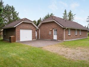 Holiday Home Hjalmsvider - 1km from the sea by Interhome