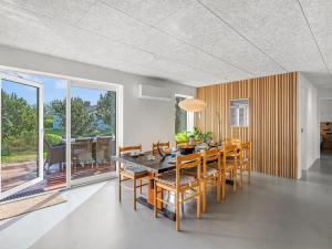 Holiday Home Gunny - 500m to the fjord by Interhome