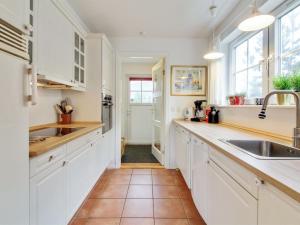 Apartment Guthir - 1-2km from the sea by Interhome