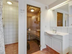 Apartment Guthir - 1-2km from the sea by Interhome