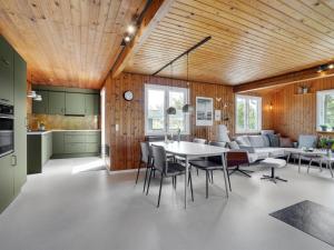 Holiday Home Absolon - 1-5km from the sea by Interhome