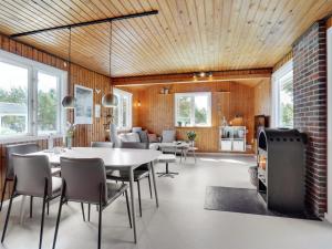 Holiday Home Absolon - 1-5km from the sea by Interhome