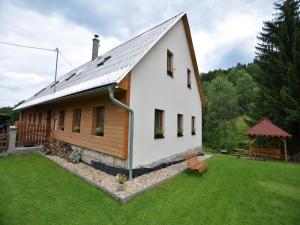 Cottage in Liberec with Sauna and Ski Nearby