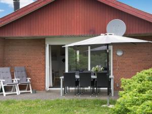 Holiday Home Dværg - 350m from the sea by Interhome