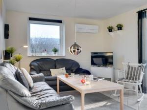 Holiday Home Dværg - 350m from the sea by Interhome