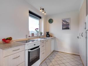 Holiday Home Dværg - 350m from the sea by Interhome