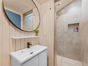 Holiday Home Sviðandi - 1-5km from the sea by Interhome