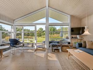 Holiday Home Sviðandi - 1-5km from the sea by Interhome