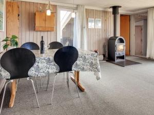 Holiday Home Babo - from the sea by Interhome