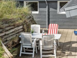 Holiday Home Jess - from the sea by Interhome