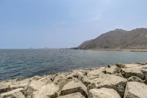 Villa with Private Pool, Near Reef Oasis Diving Center And Just Minutes from Address Beach Resort, Al Dana Island, Fujairah