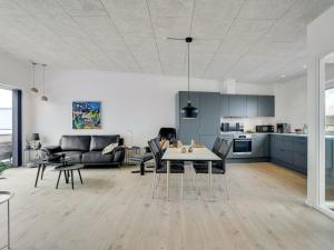 Apartment Geraldine - 250m from the sea by Interhome