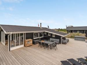 Holiday Home Rolfkarl - 500m from the sea by Interhome