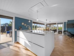 Holiday Home Hillevi - 200m from the sea by Interhome