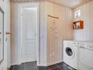 Holiday Home Sotir - from the sea by Interhome