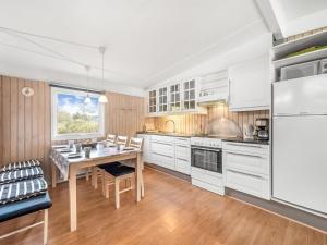 Holiday Home Yorik - 800m from the sea by Interhome