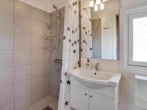 Holiday Home Unni - from the sea by Interhome