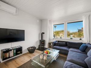 Holiday Home Stinna - from the sea by Interhome