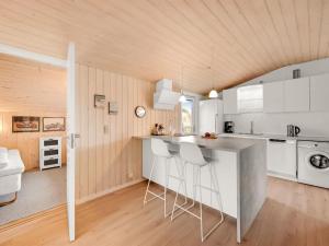 Holiday Home Julan - 600m from the sea by Interhome