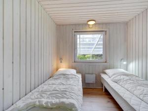 Holiday Home Sheemen - 700m to the fjord by Interhome