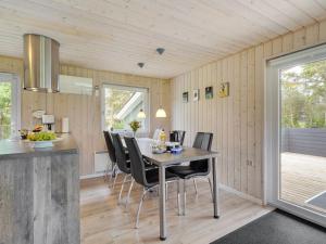 Holiday Home Sheemen - 700m to the fjord by Interhome