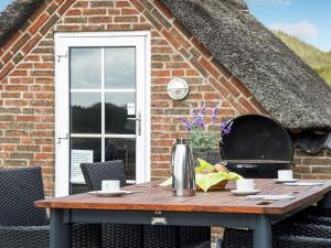 Holiday Home Aslaug - 500m from the sea by Interhome