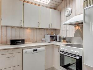 Holiday Home Ingborg - 150m from the sea by Interhome