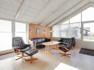 Holiday Home Lowe - from the sea by Interhome