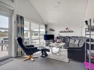 Holiday Home Esir - 800m from the sea by Interhome