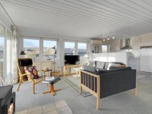 Holiday Home Ozeana - from the sea by Interhome