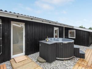 Holiday Home Doreen - from the sea by Interhome