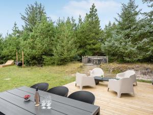 Holiday Home Doreen - from the sea by Interhome