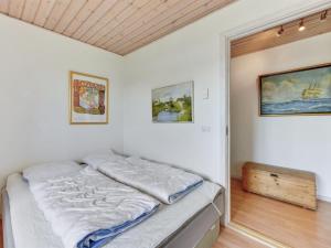 Holiday Home Ottmar - from the sea by Interhome