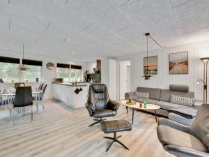 Holiday Home Øn - from the sea by Interhome