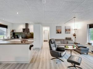 Holiday Home Øn - from the sea by Interhome