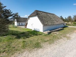 Holiday Home Cornelius - 900m from the sea by Interhome