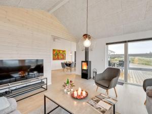 Holiday Home Tola - 450m from the sea by Interhome