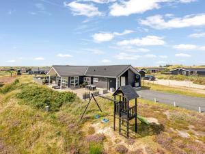 Holiday Home Ennie - from the sea by Interhome