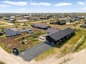 Holiday Home Ennie - from the sea by Interhome