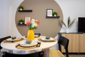 Central Spacious Apartment 907 B5